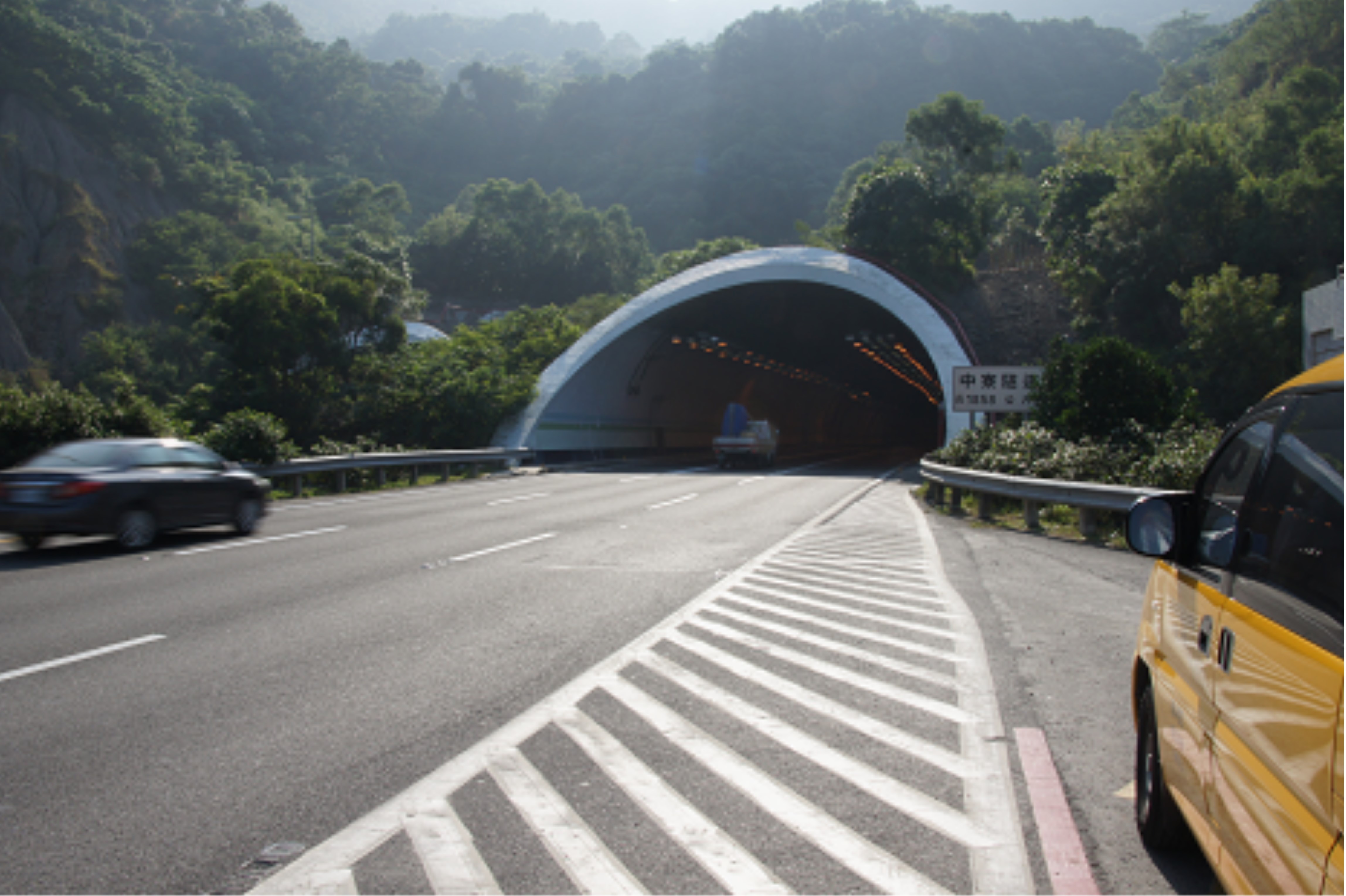 Zhongliao Tunnel